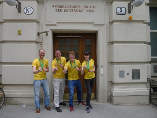 The Nanodynamite-Team (Christian T., Paul W., Dominik S., Andrea O.) took part at the Vienna City Marathon 2016.